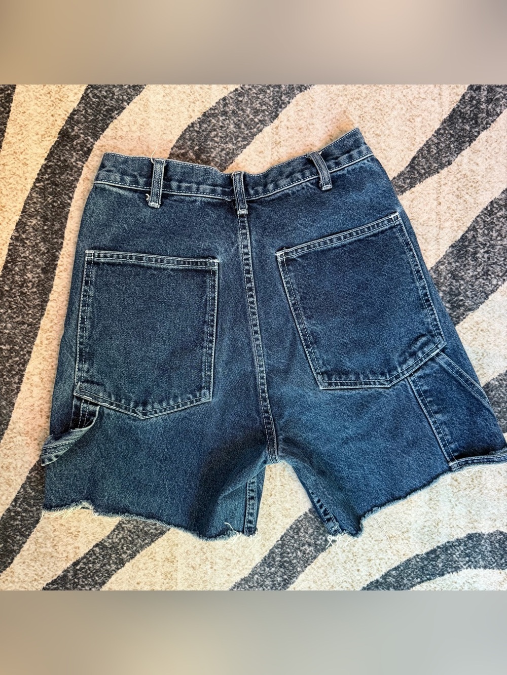 J Galt Carpenter Cut Off Denim Shorts Medium EEUC - Picture 2 of 6